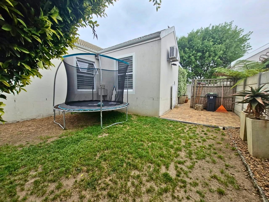 To Let 3 Bedroom Property for Rent in Pinehurst Western Cape